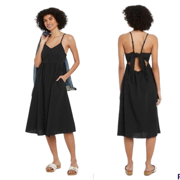 Universal Thread Dresses & Skirts - NWT- Universal Thread Black Open Tie Back Dress